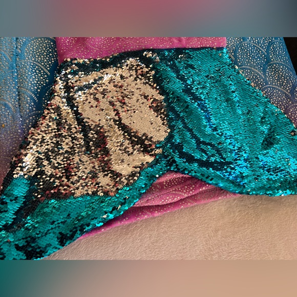 Mermaid Soft Fleece Slip In Blanket ombré, Silver foil Scales, flip sequin tail - Picture 6 of 8